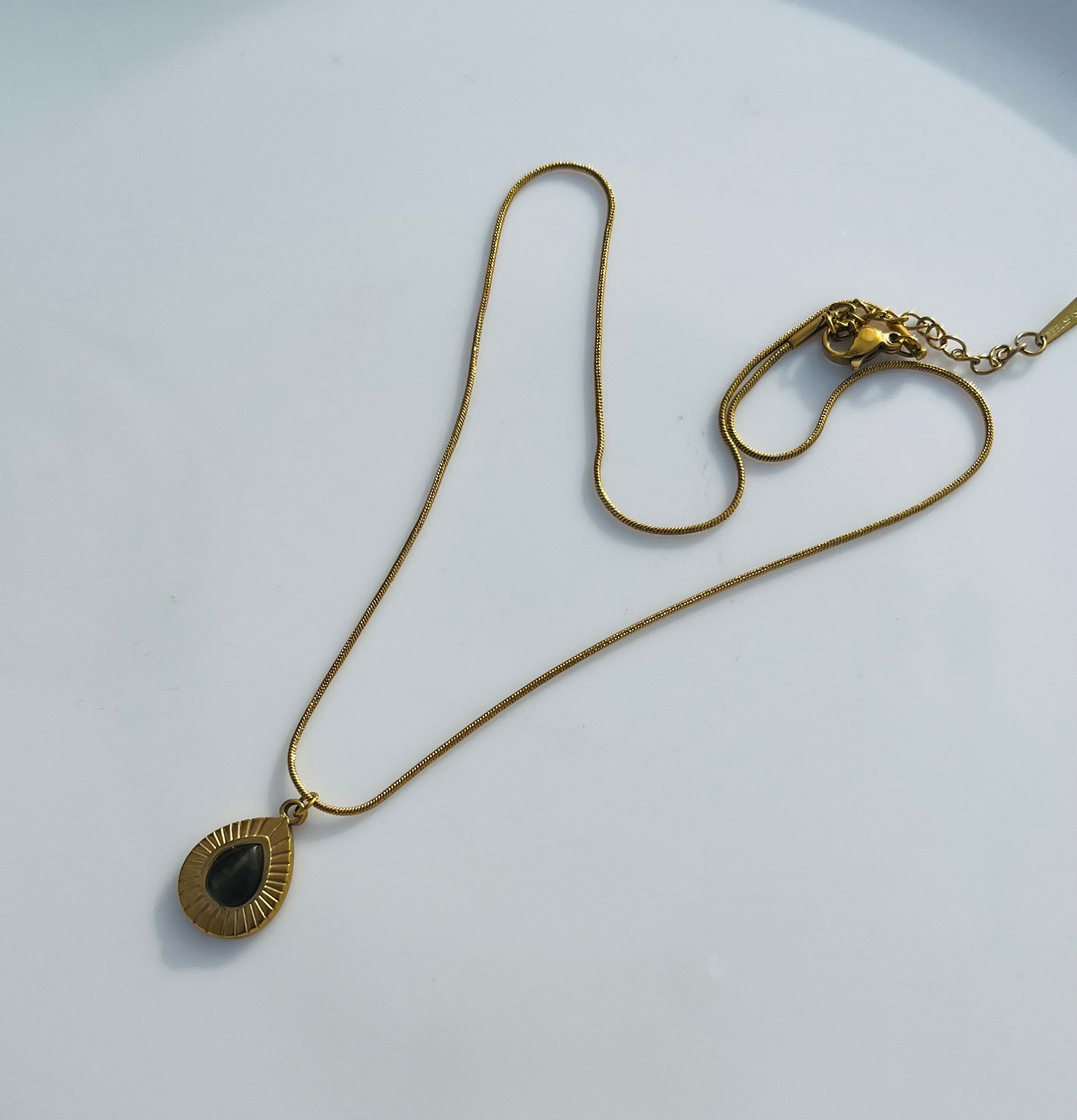VIntage teardrop stone pendent