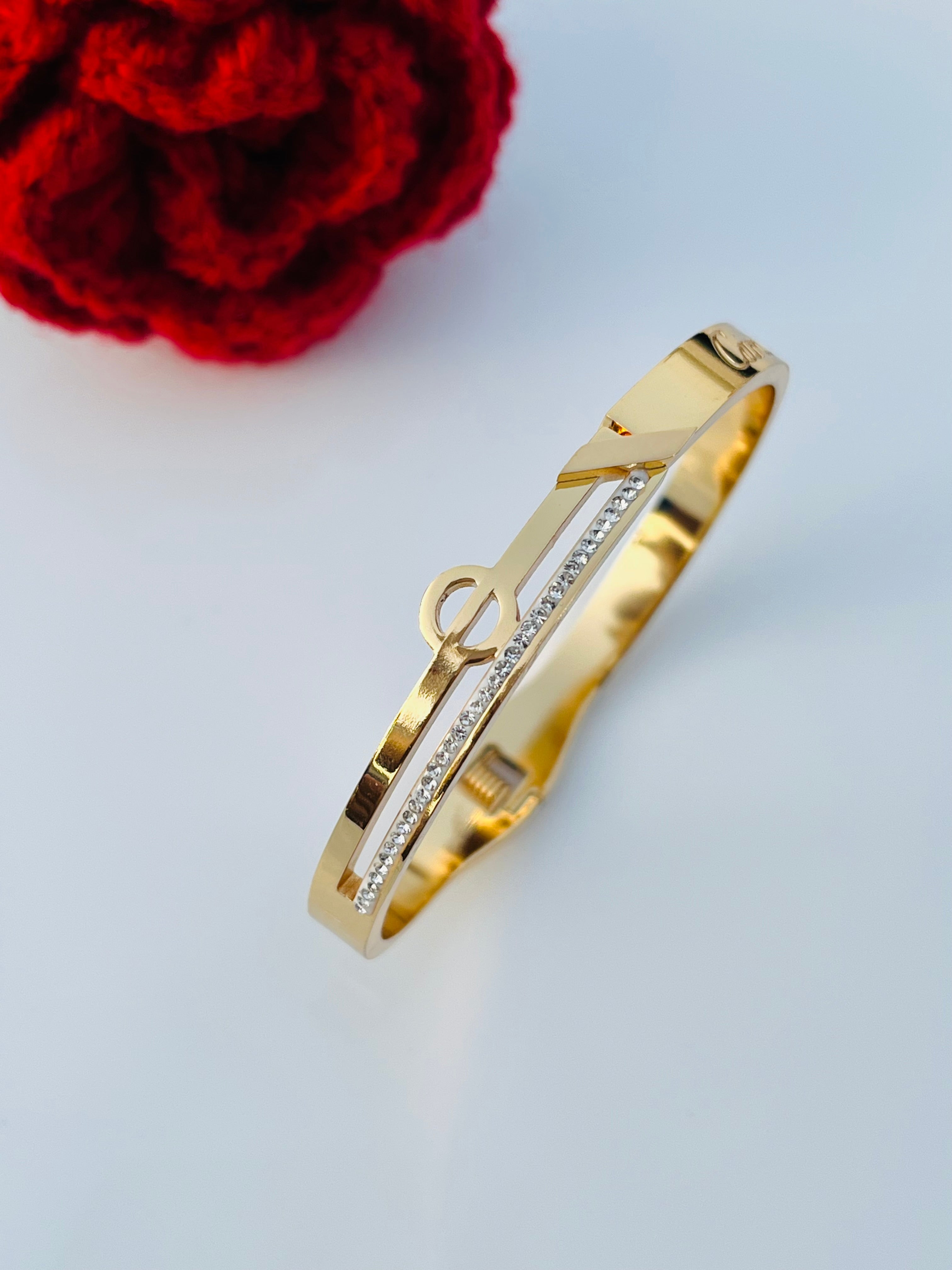 Sparkling Love Charm Bangle