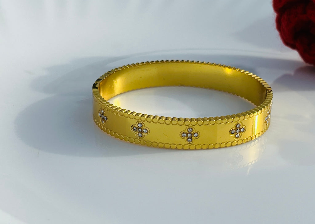 Crystal Clover Gold Bangle