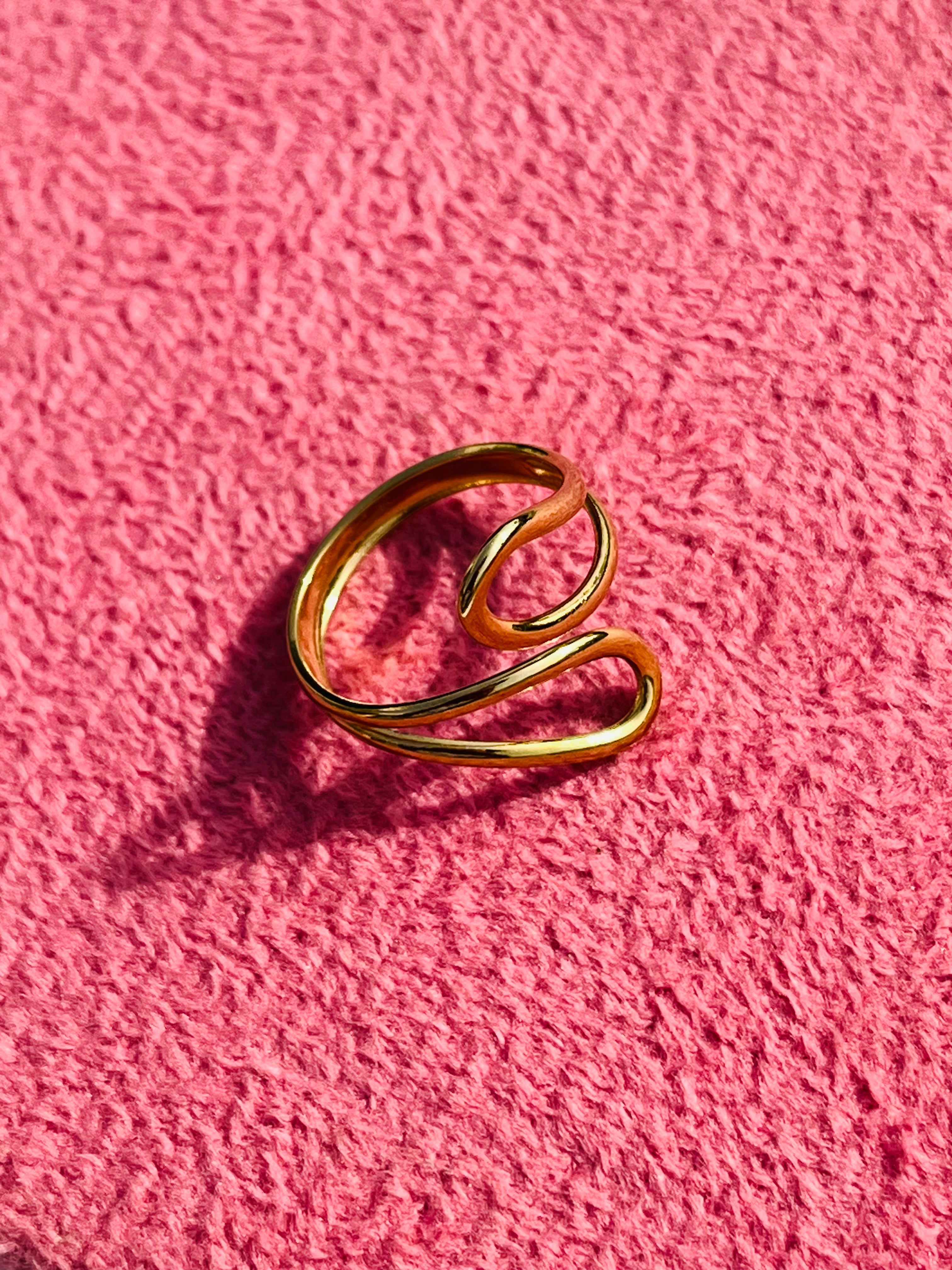 Hug Adjustable Ring