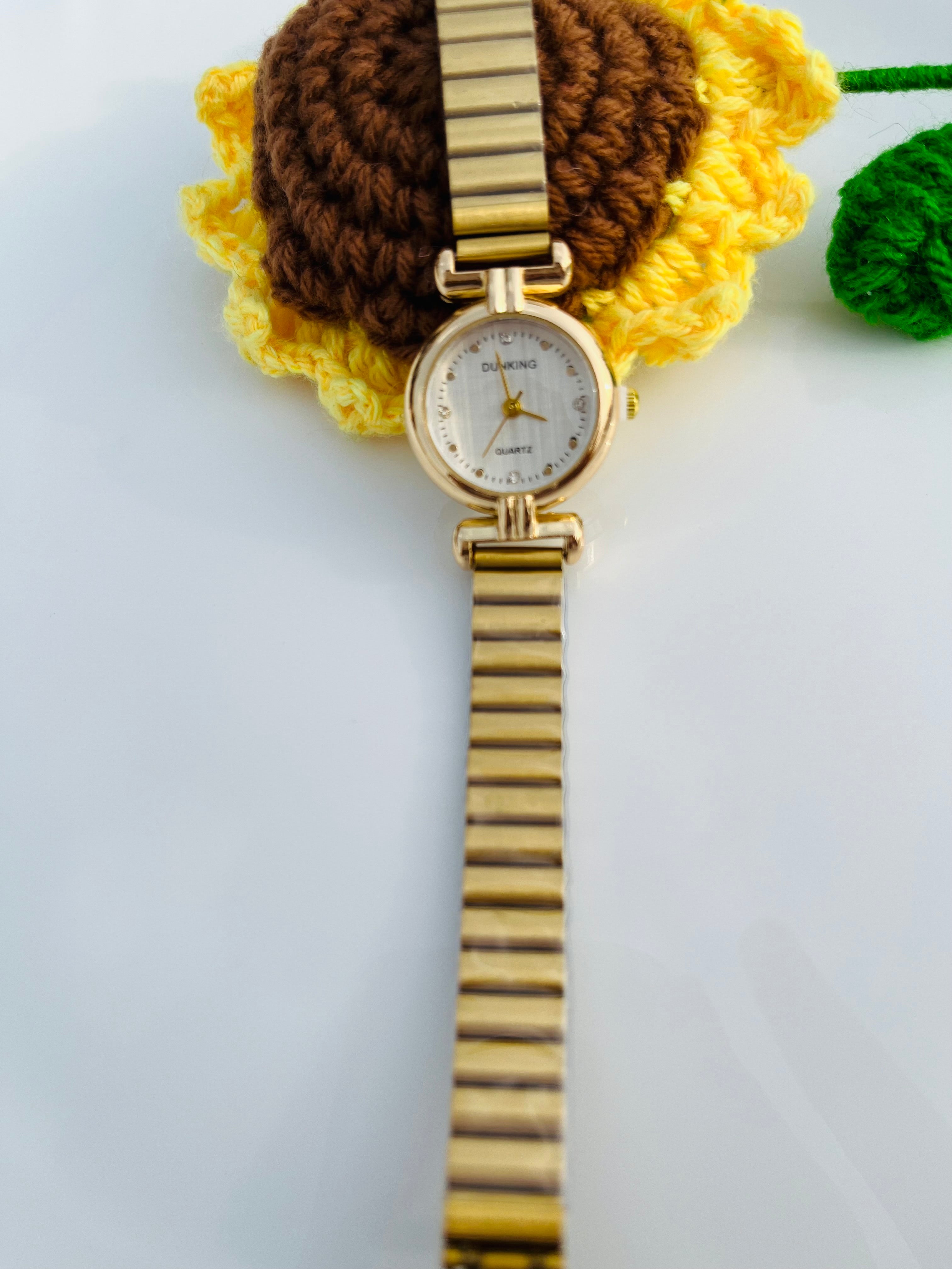 Vintage Gold Round Dial Watch