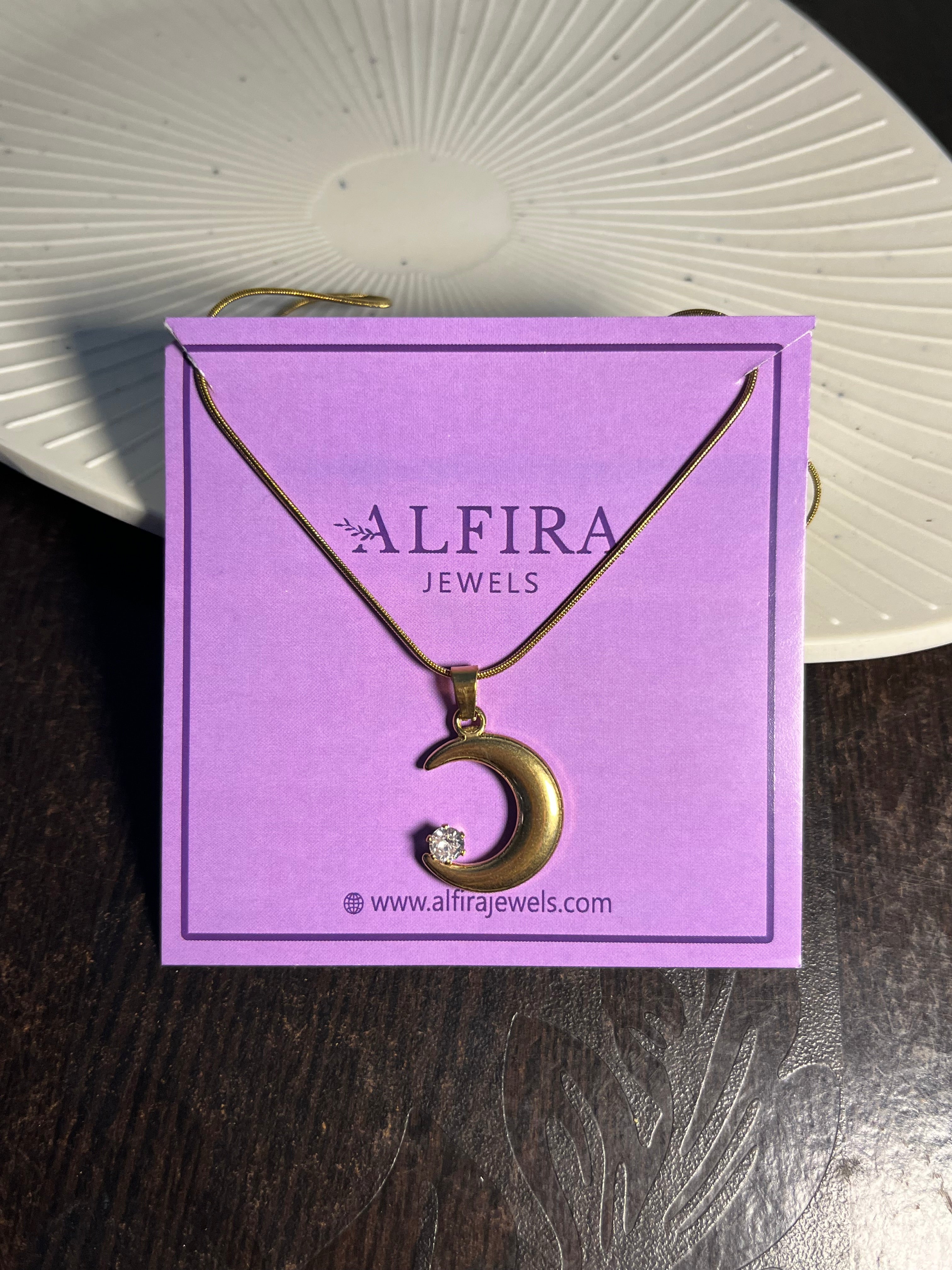 Crescent moon pendent