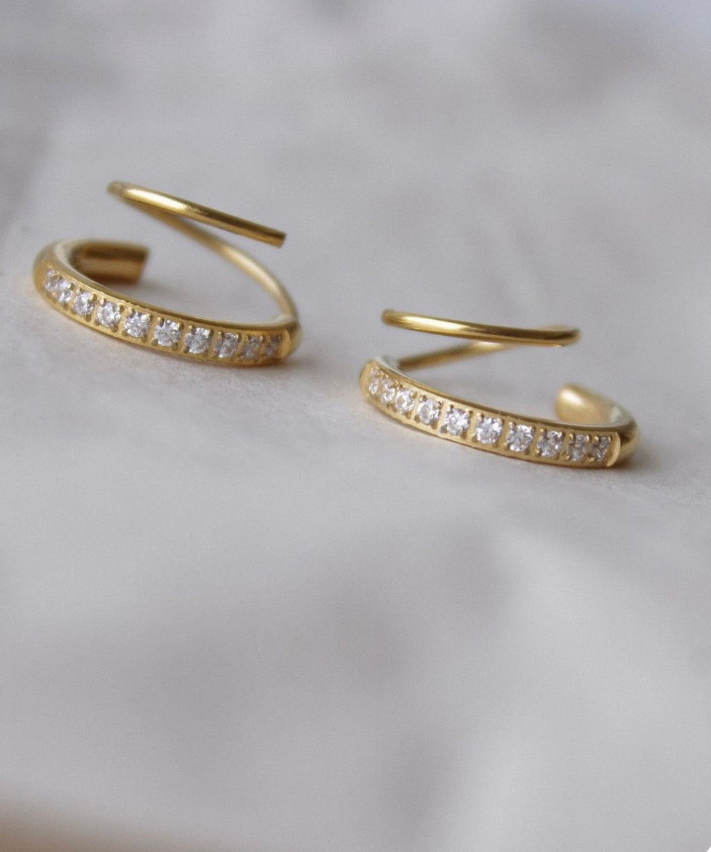 Double twisted earing