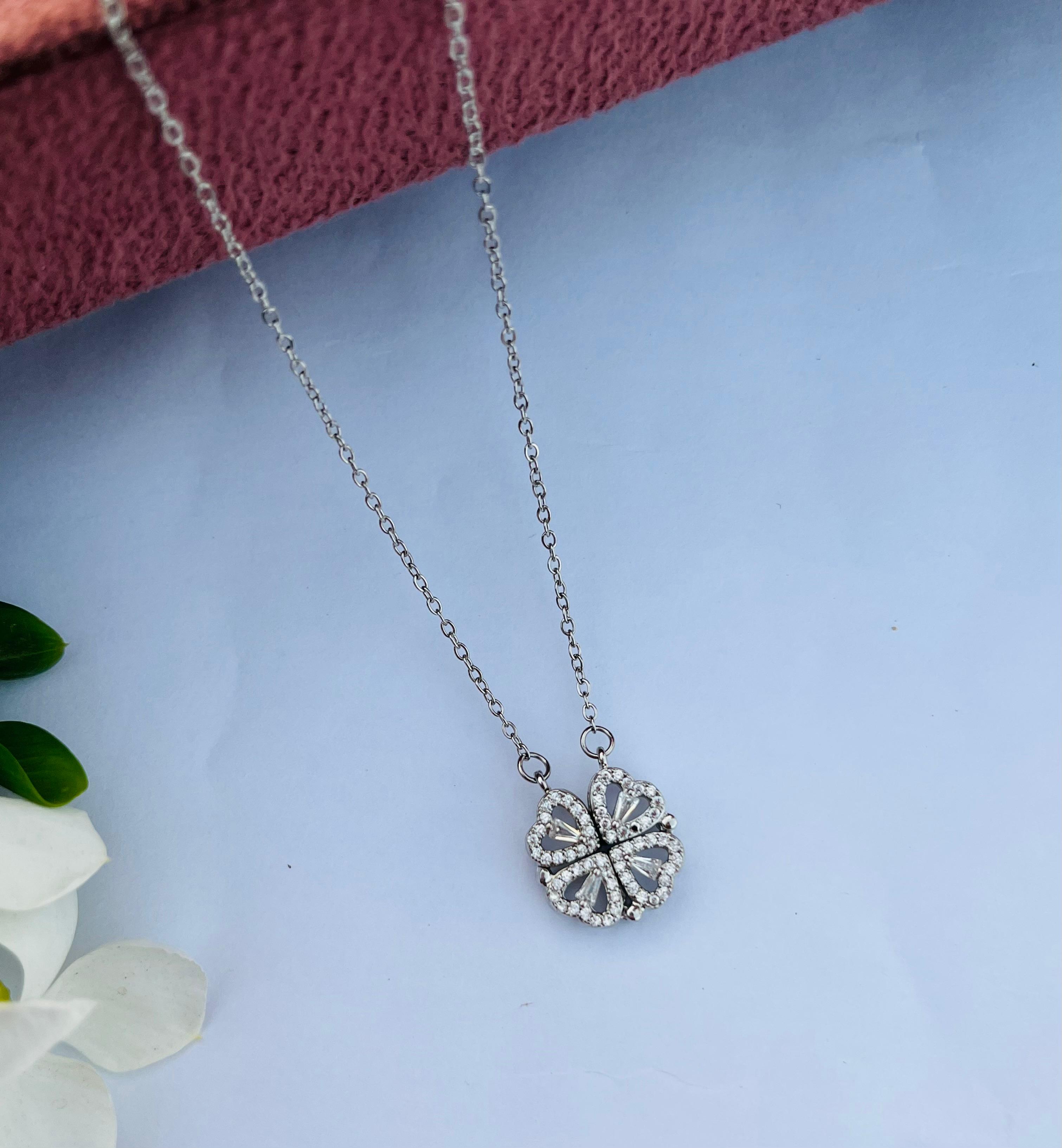 Zirconia Heart Magnetic Clover Pendant