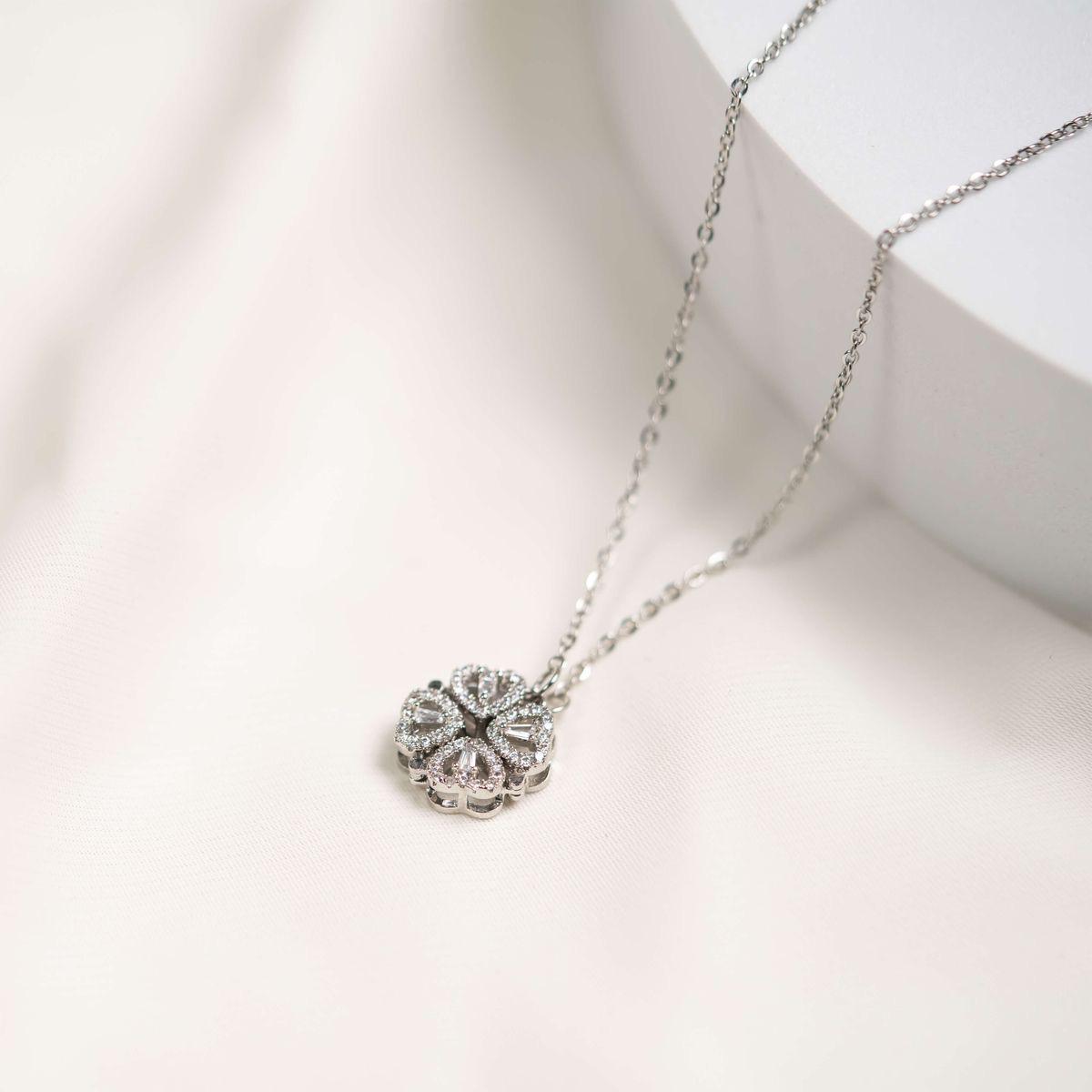 Zirconia Heart Magnetic Clover Pendant